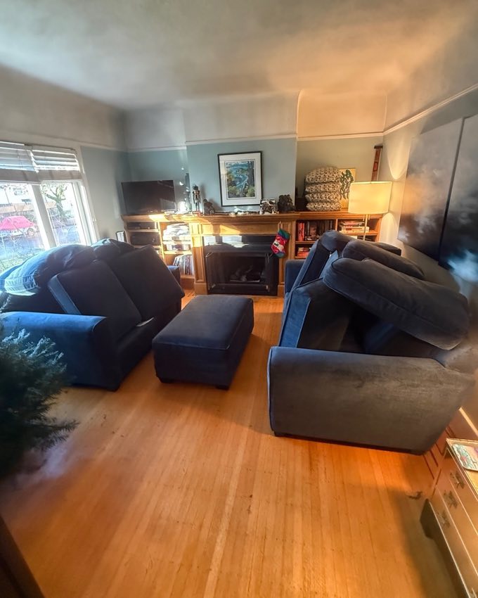Armchair and cushion cleaning in a Vancouver home